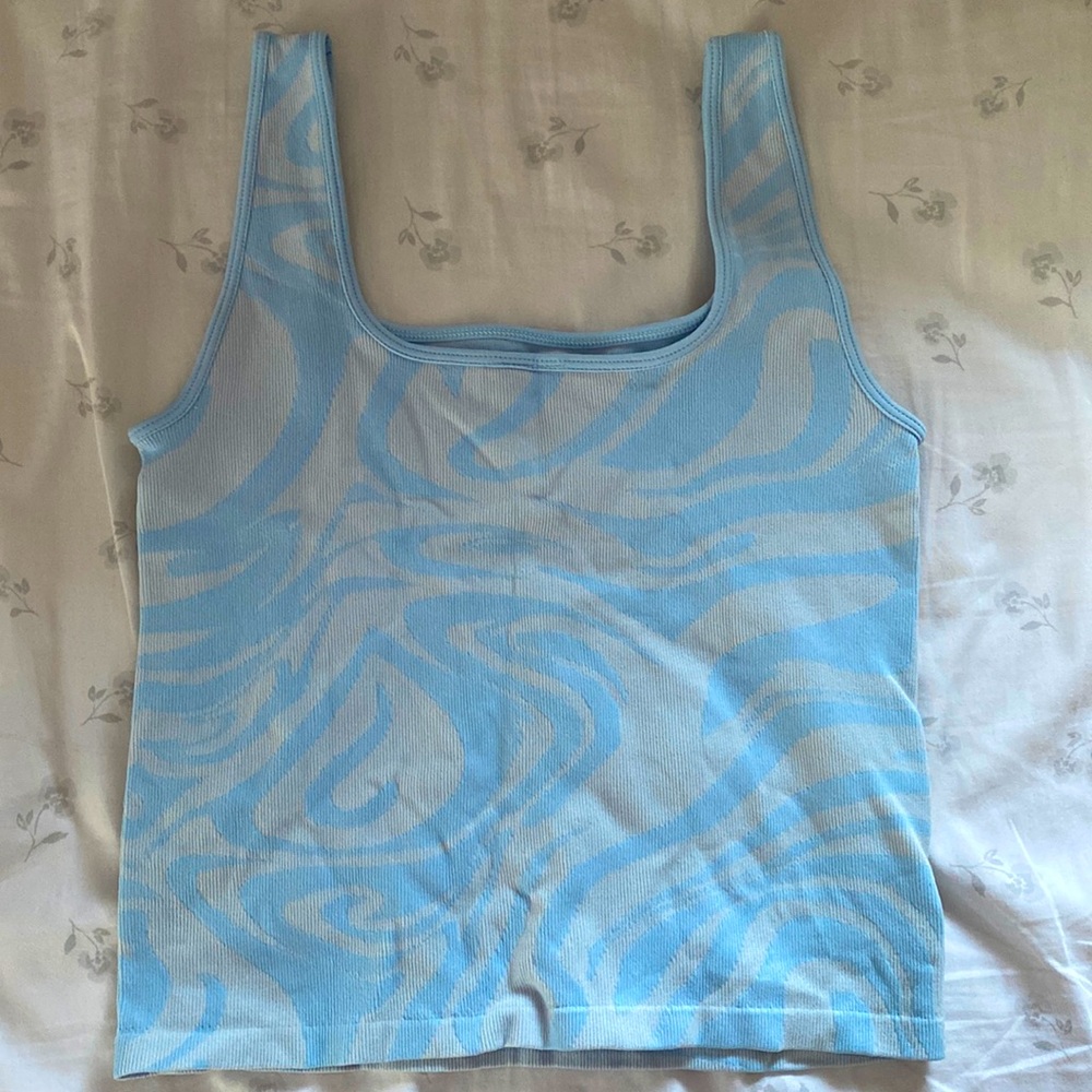 super cute hollister summer tank top!!
